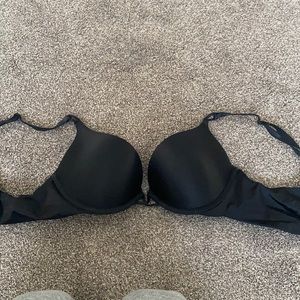 Black Victoria’s Secret bombshell push-up bra